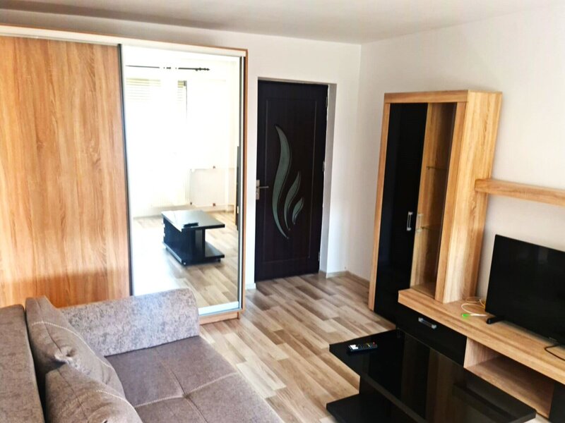 Intrarea Dr. Iacob Felix, Piata Victoriei, apartament cu 2 camere.