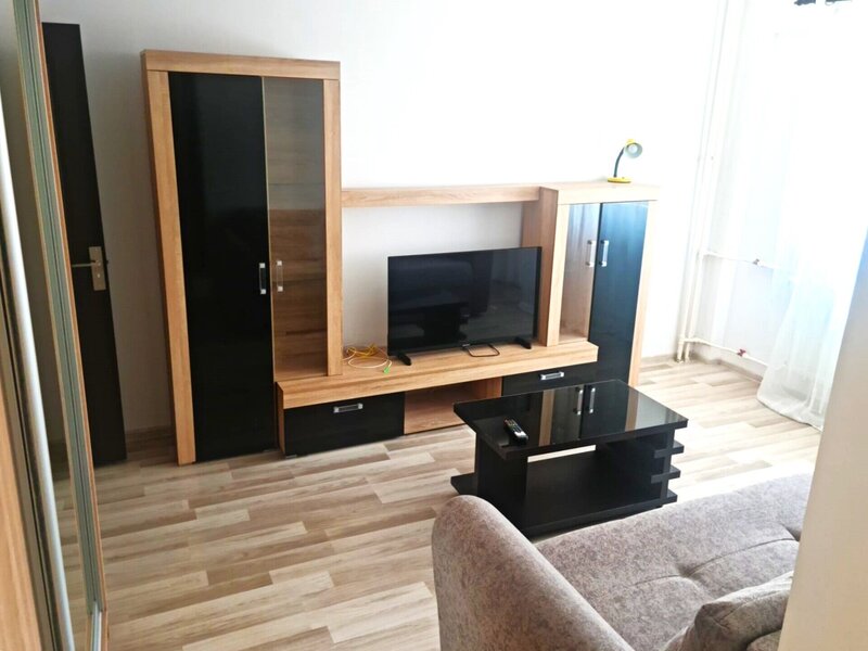 Intrarea Dr. Iacob Felix, Piata Victoriei, apartament cu 2 camere.
