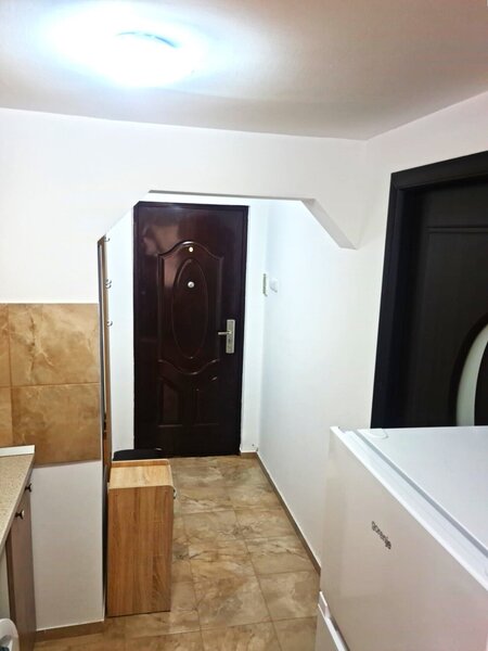 Intrarea Dr. Iacob Felix, Piata Victoriei, apartament cu 2 camere.